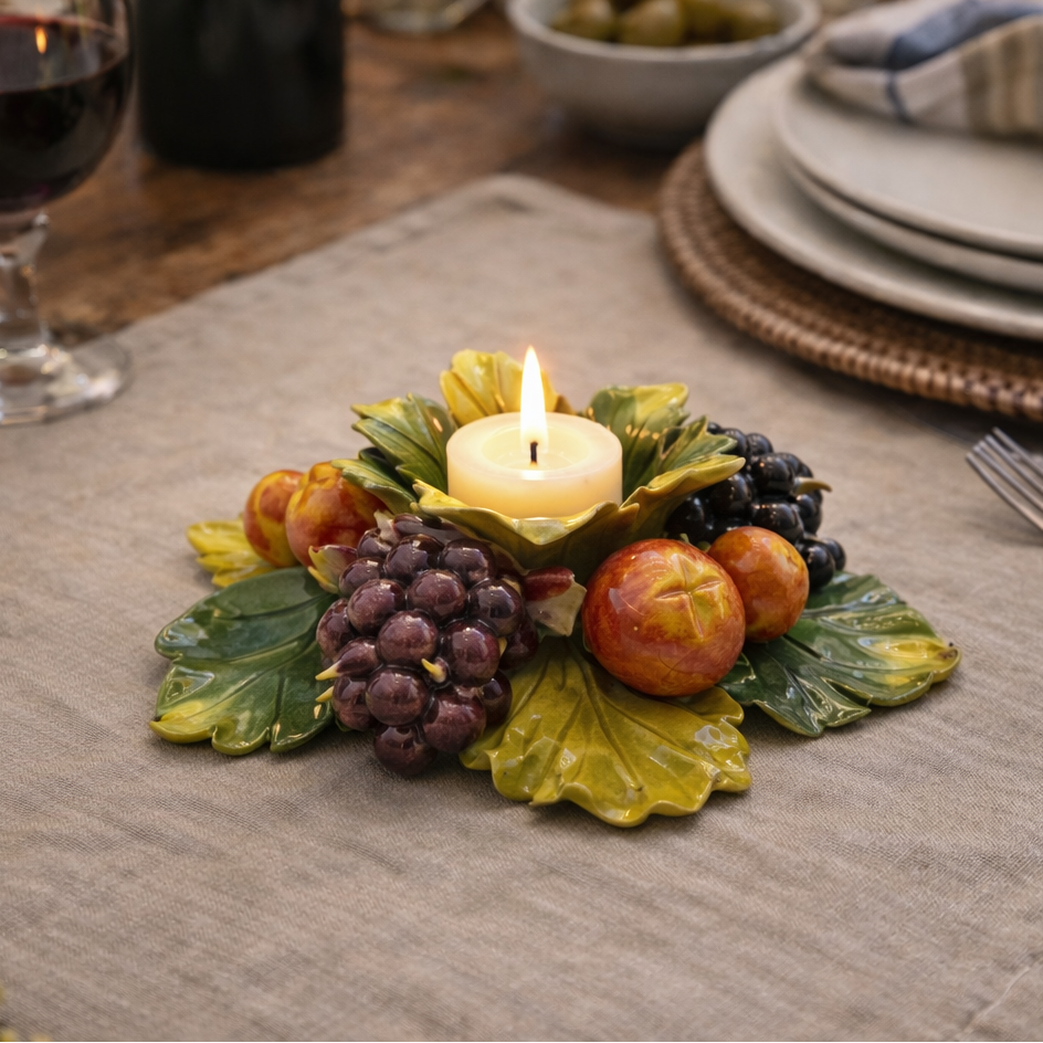 Portavelas de cerámica italiana con racimo de uvas y frutas