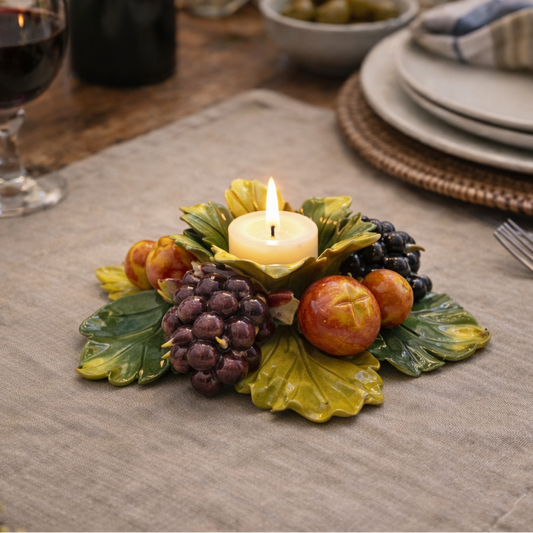 Portavelas de cerámica italiana con racimo de uvas y frutas